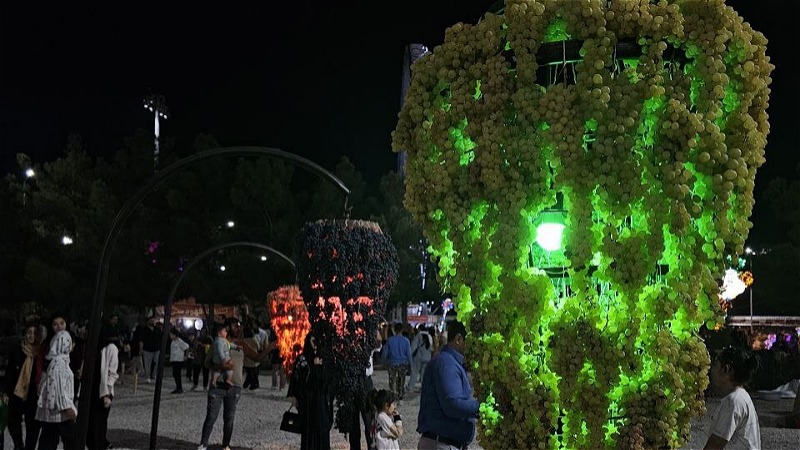 جشنواره انگور اروميه  فرصتي براي رونق  فرهنگ و اقتصاد 