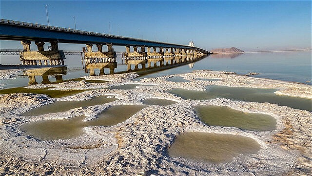 درياچه اروميه  تبديل به نمونه مديريت غلط آب  در کشور شده است 