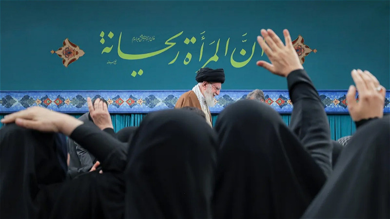 منش رهبر معظم انقلاب در ترسيم هويت اصيل زن مسلمان