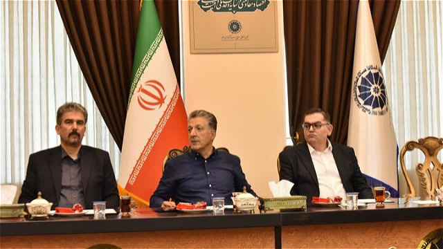  زمينه حضور محصولات آذربايجان‌غربي در بازارهاي جهاني فراهم شود